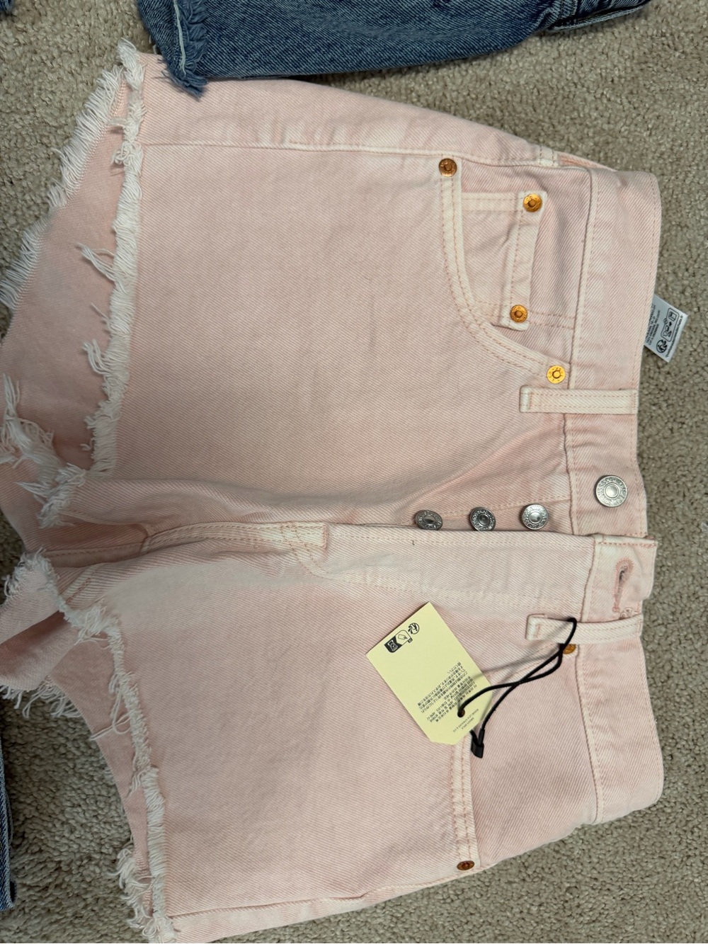 Levi's, AE, and Aero Women's Denim and Pink Jean Shorts 5 Pair Lot - Picture 8 of 8